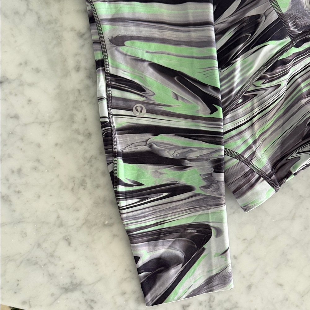 Lululemon leggings - Picture 7 of 7